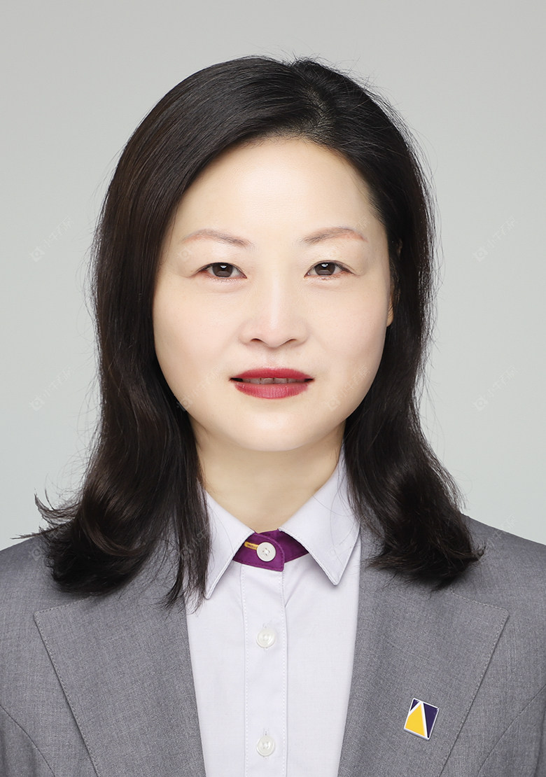 楼盘经纪人李英