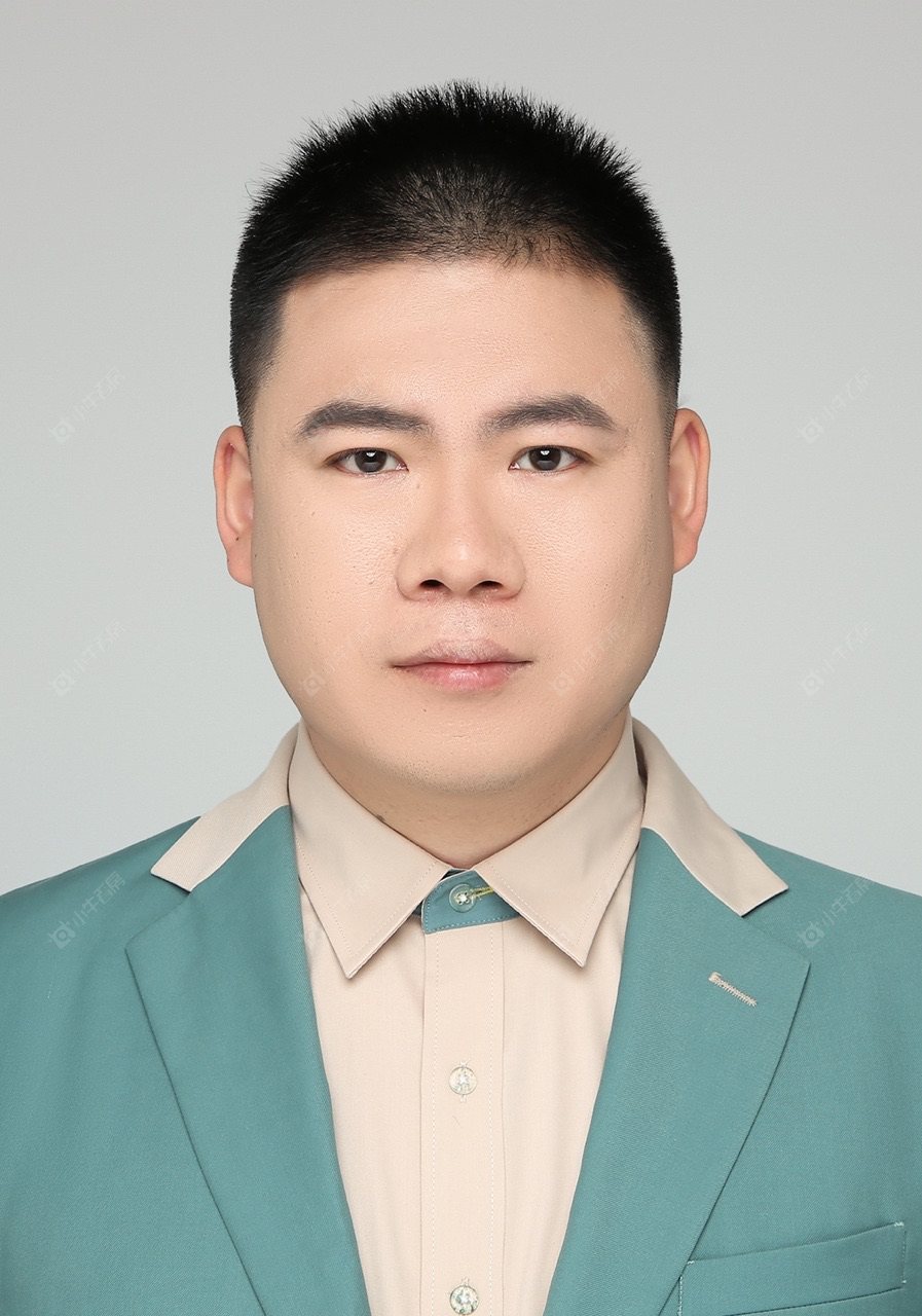 胡春伟 二手经纪人胡春伟