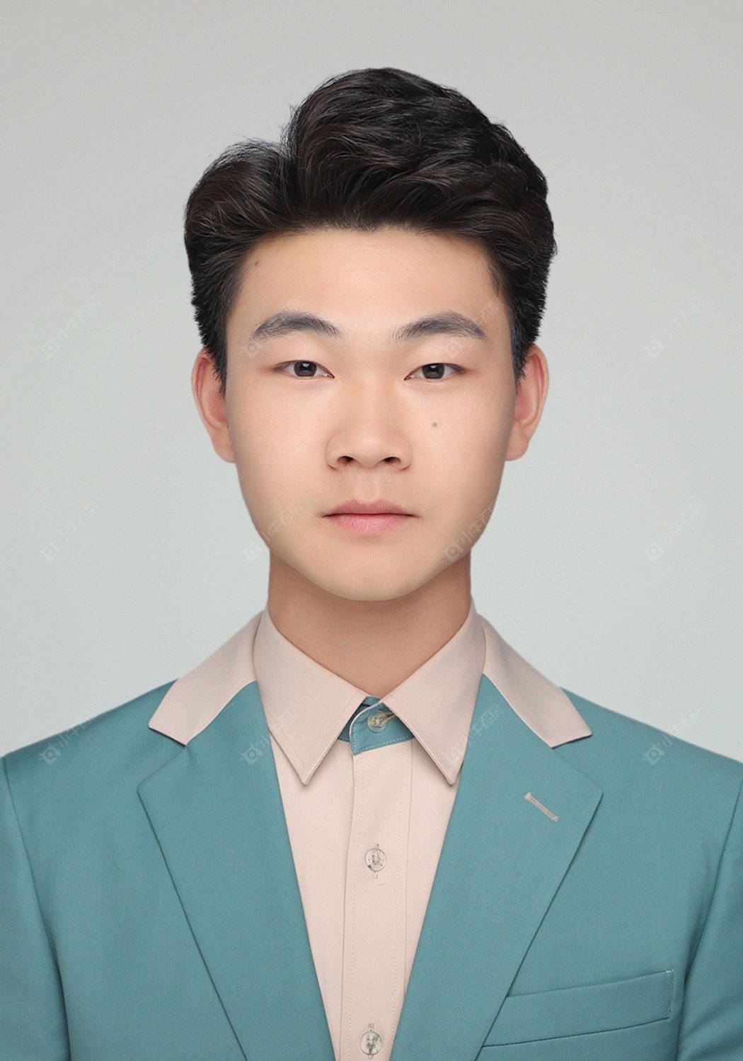 楼盘经纪人田正锋