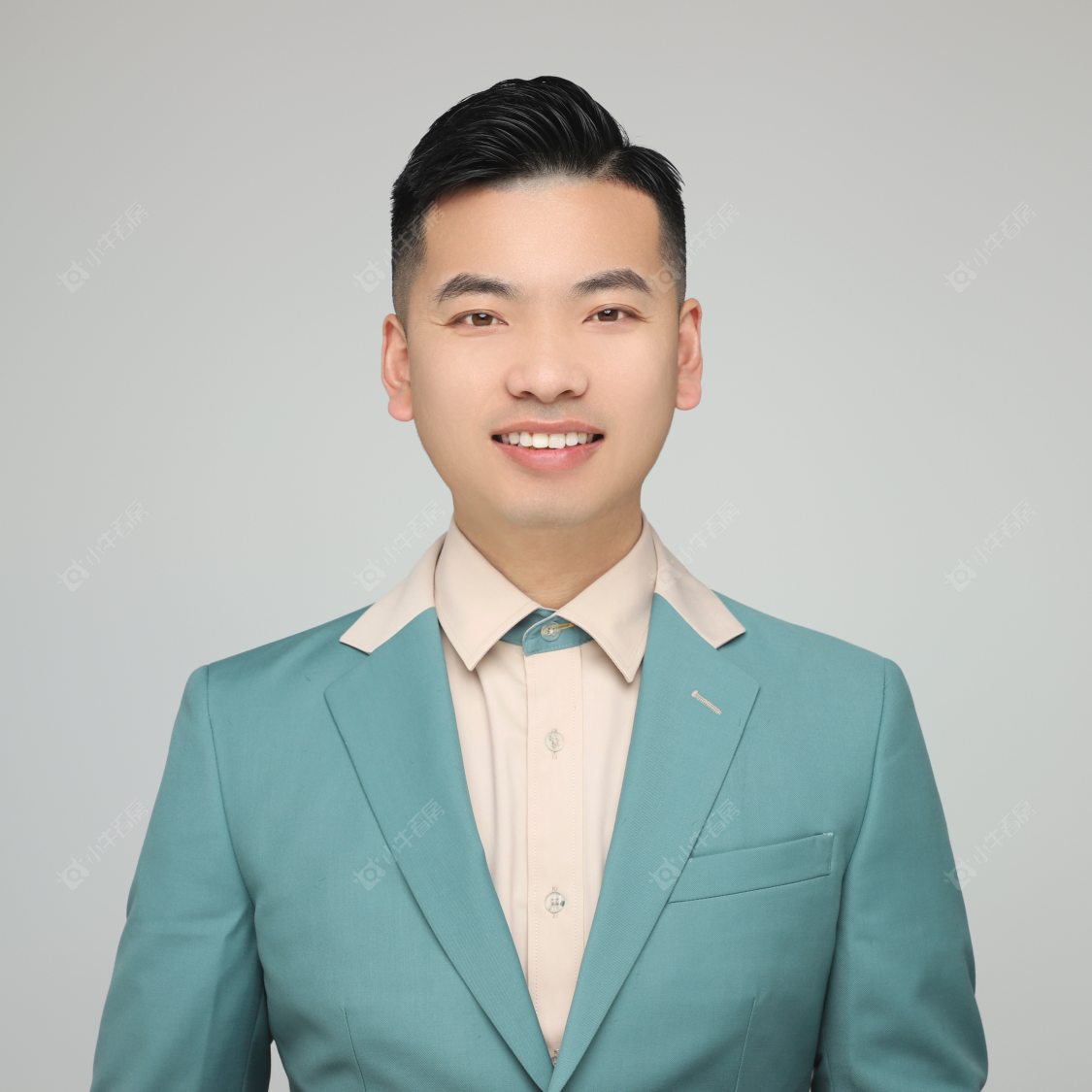 二手经纪人肖小明