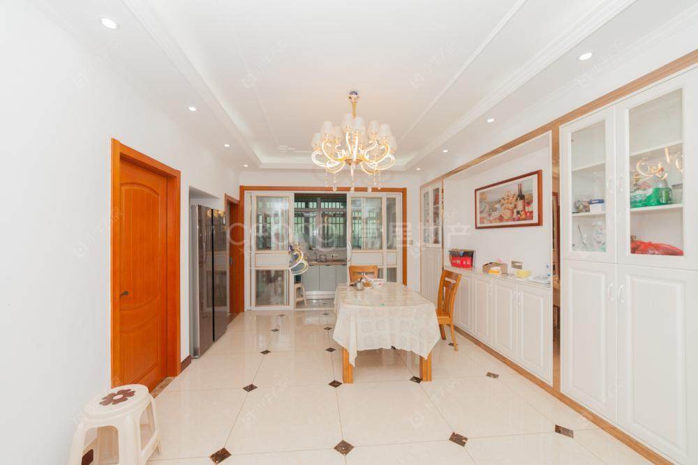 常州兰新大厦4室2厅2卫在售二手房房源图片