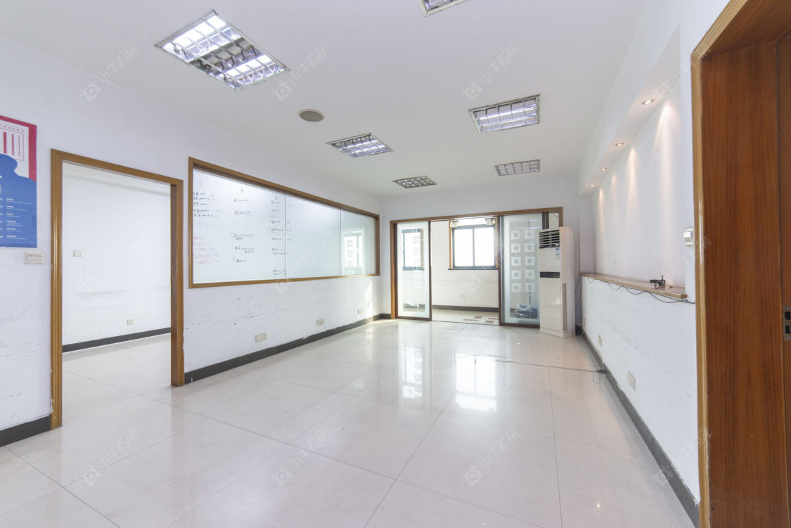 常州兰新大厦4室2厅2卫在售二手房房源图片